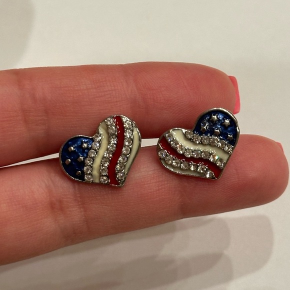 💕3 for $8💕 American Flag Heart Stud Earrings - Picture 2 of 4